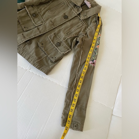 Romeo & Juliet Couture Khaki Embroidered Jean Jacket 100% Cotton metal buttons - Picture 14 of 14